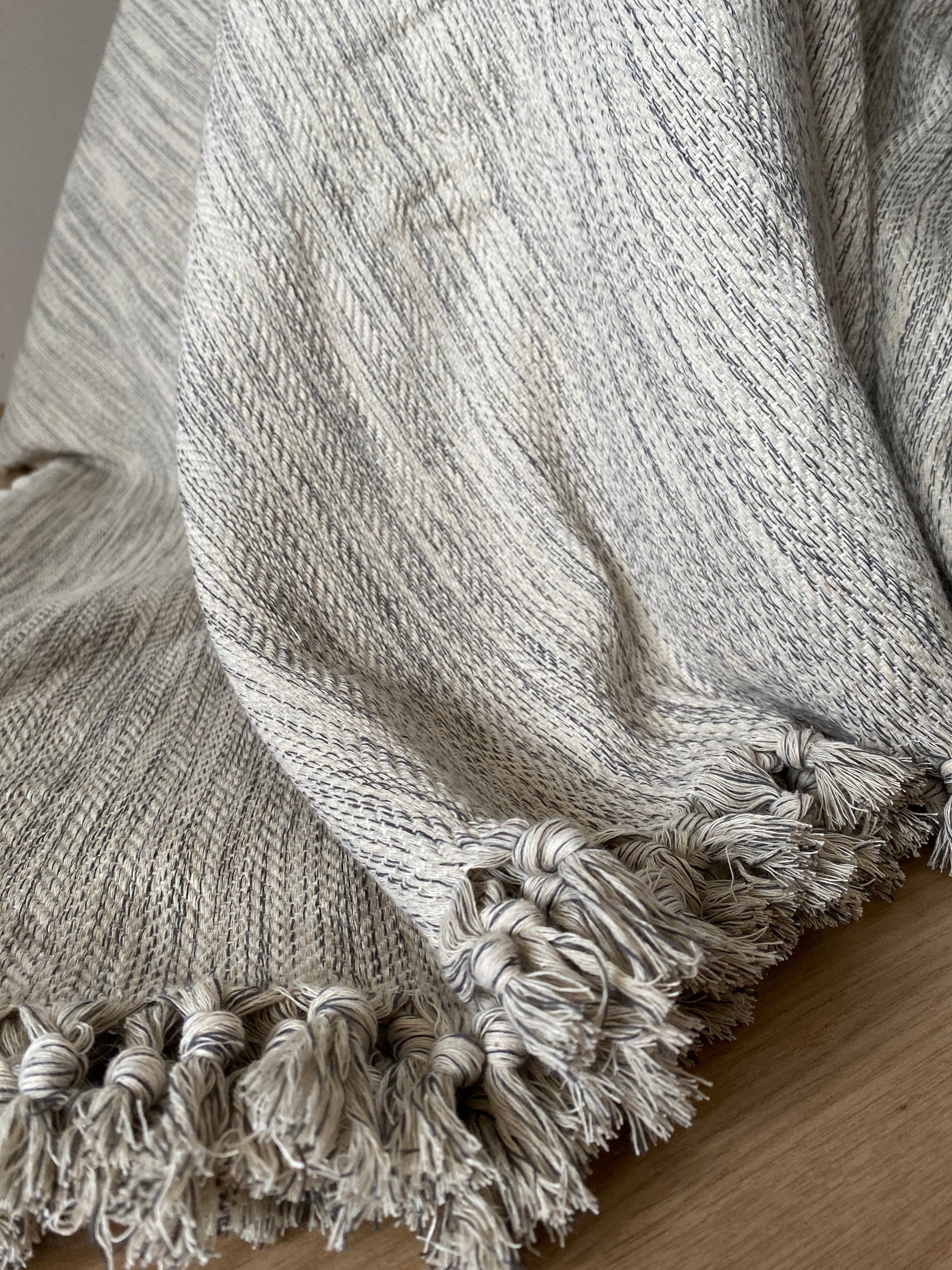 Handgewebtes Cover « Adana on a bed frame, in a bedroom setting